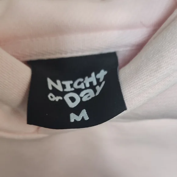 Comfrt Night & Day Pink Puff Hoodie Sweatshirt -Medium - Picture 2 of 5